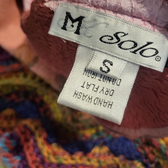 Floral Stretchy Textured Satiny Sleeveless Top. Size SM Small. VariousPinkShades - Picture 4 of 4